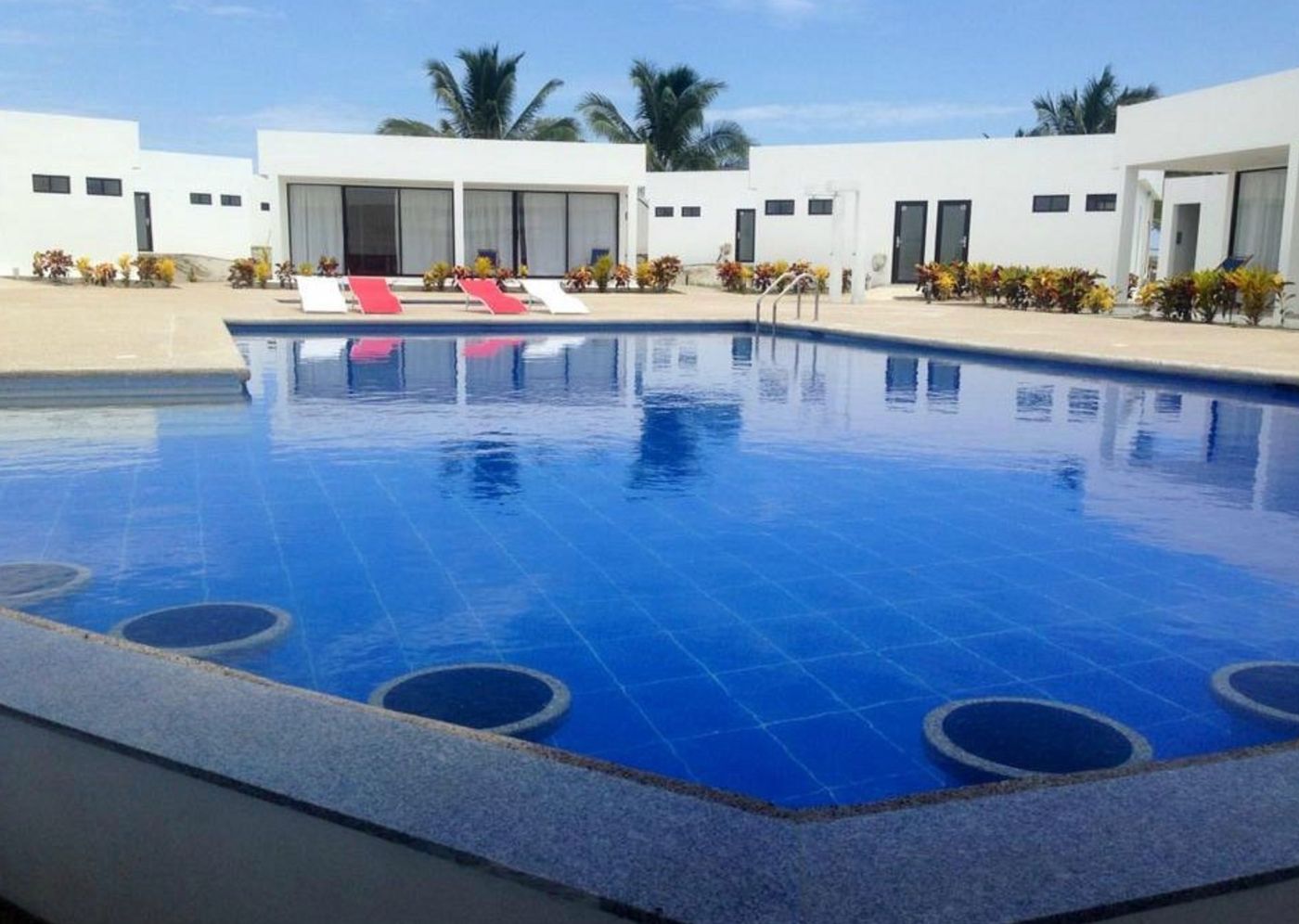 Piscina azul